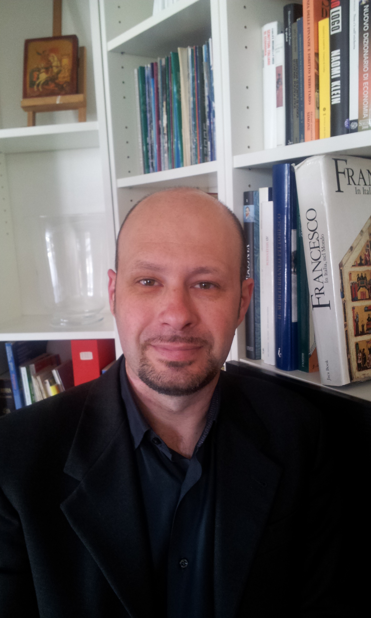 Dr. Marco Platania